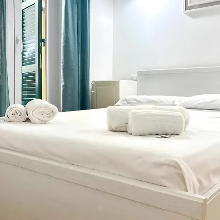 Modern With Private Balcony Near Colosseum *