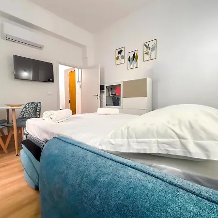 Modern With Private Balcony Near Colosseum