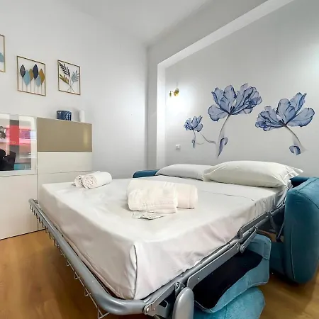 Modern With Private Balcony Near Colosseum *